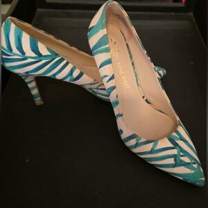 Nine West Teal and Cream Patterned Heels